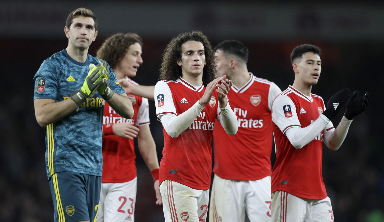 曼联客战狼队首发：库尼亚领衔战旧主、姆伯莫、B费先发