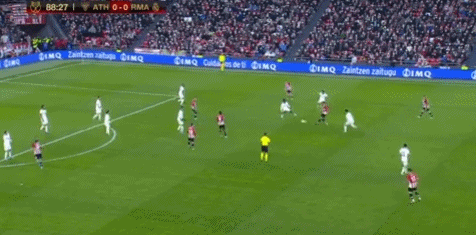 2-1逆转！超级后卫踢疯了，梅开二度导演逆袭，巴萨狂揽4连胜