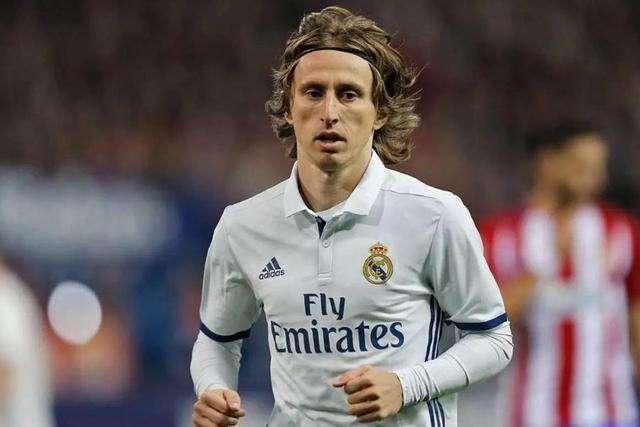 半场：勒沃库森3-0狼堡，蒂尔曼传射，霍夫曼、塔普索巴建功